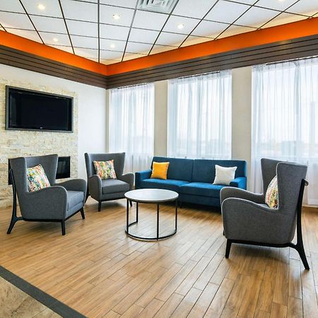 Comfort Inn & Suites Barrie Extérieur photo