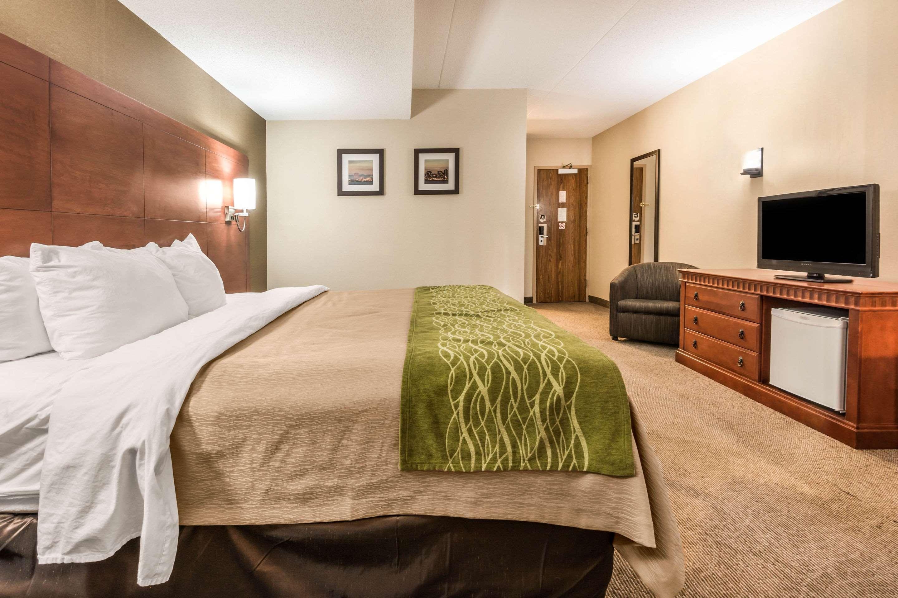 Comfort Inn & Suites Barrie Extérieur photo