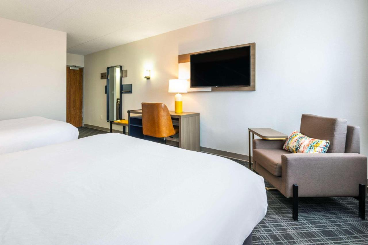 Comfort Inn & Suites Barrie Extérieur photo