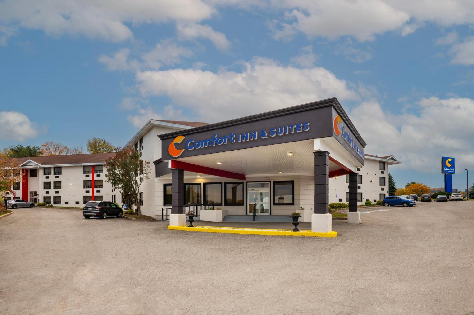 Comfort Inn & Suites Barrie Extérieur photo