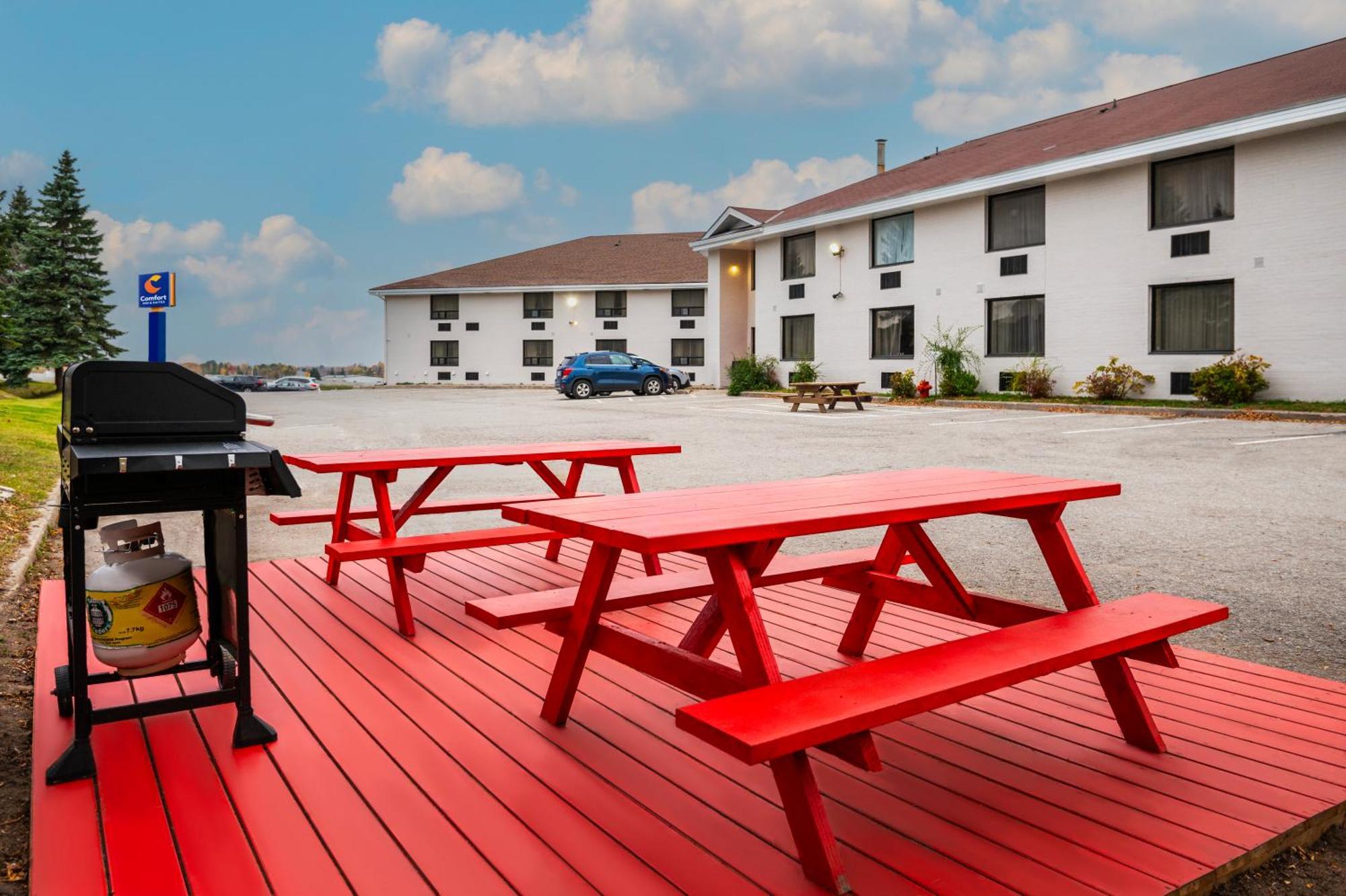 Comfort Inn & Suites Barrie Extérieur photo